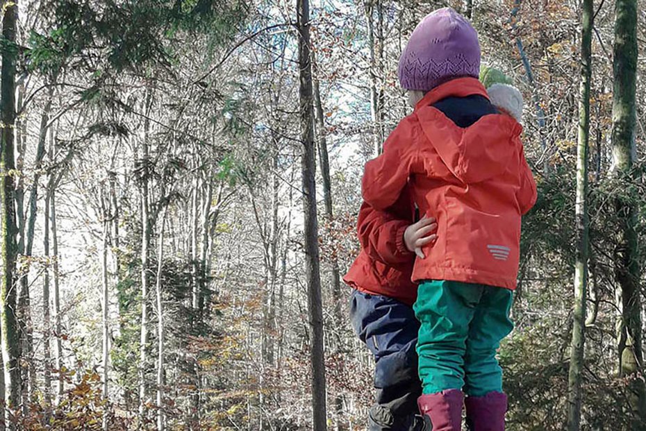Umarmung; Waldkindergarten Traunstein